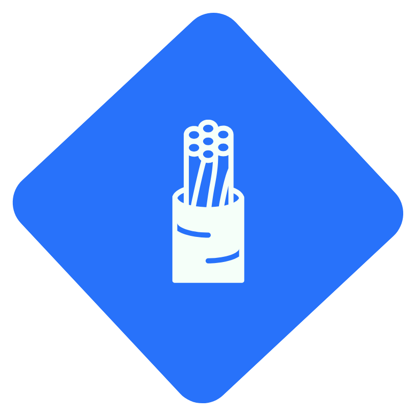 Weiße stilisierte Grafik eines aufgeschnittenen Kabels mit mehreren sichtbaren Adern auf blauem, rautenförmigem Hintergrund, Symbol für elektrische Leitungen oder Verkabelung.